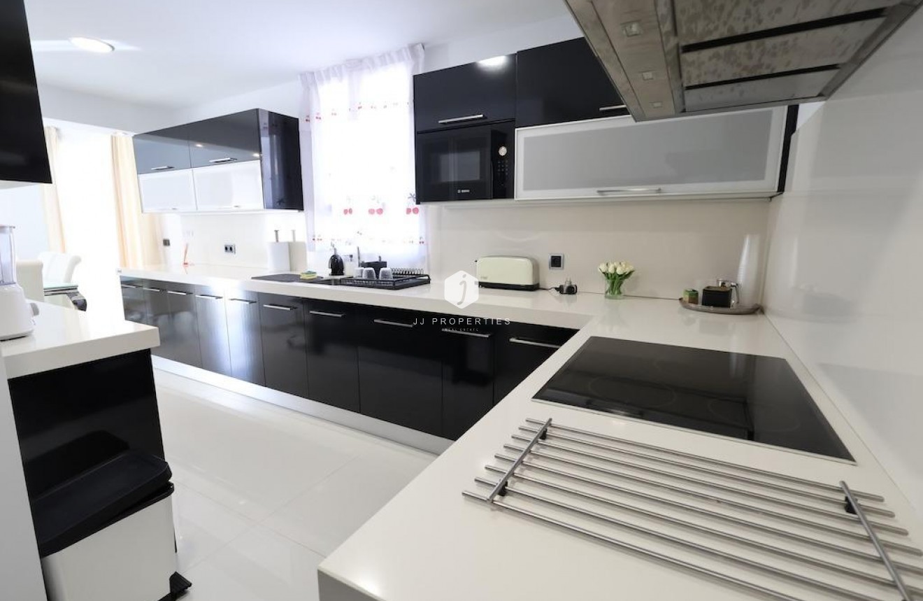 Resale - Villa -
Cabo Roig - Costa Blanca