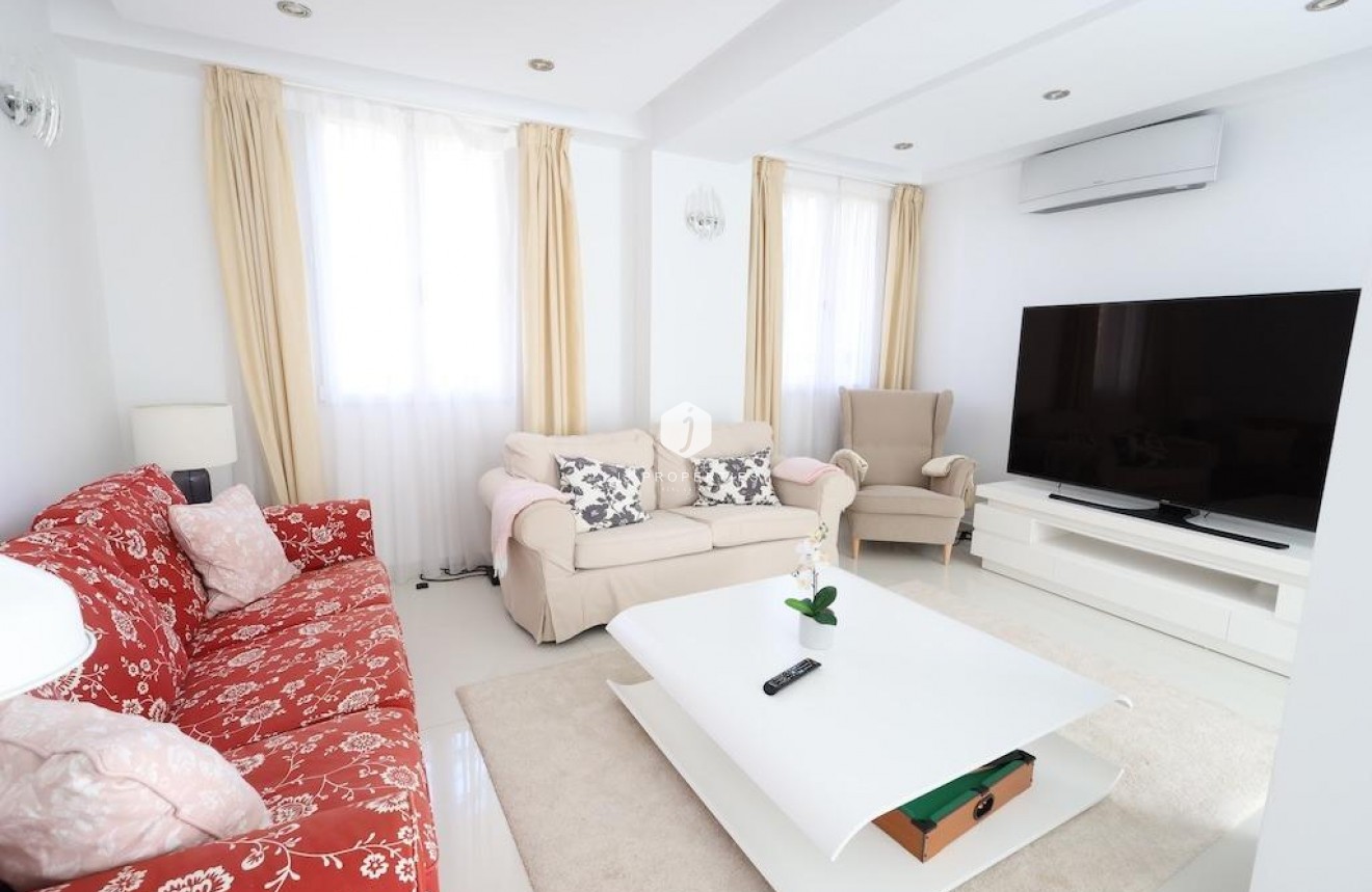 Resale - Villa -
Cabo Roig - Costa Blanca