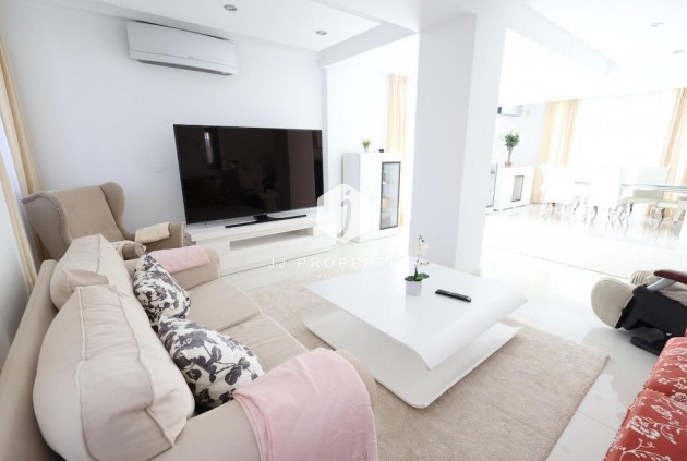 Resale - Villa -
Cabo Roig - Costa Blanca