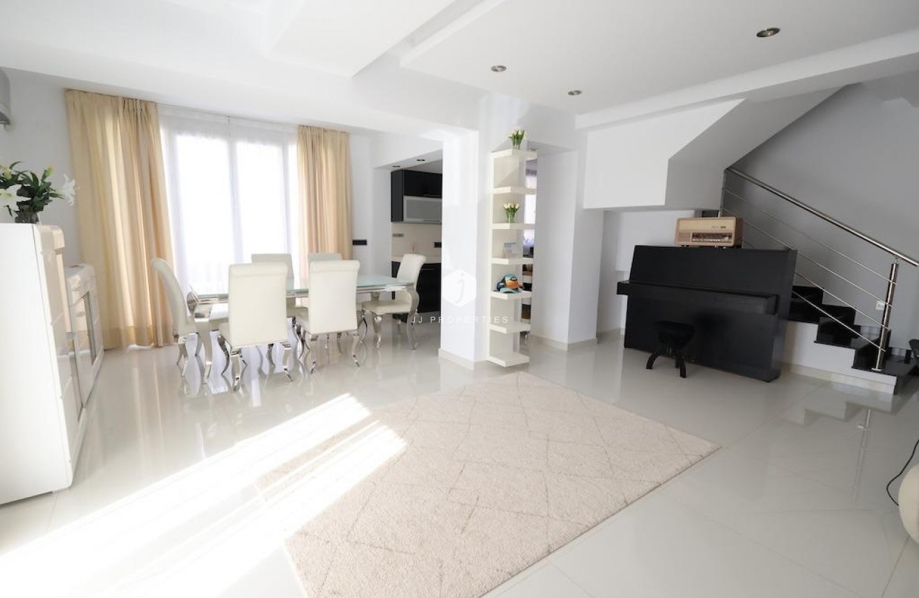 Resale - Villa -
Cabo Roig - Costa Blanca