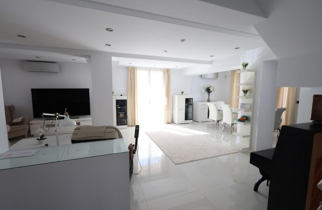 Resale - Villa -
Cabo Roig - Costa Blanca