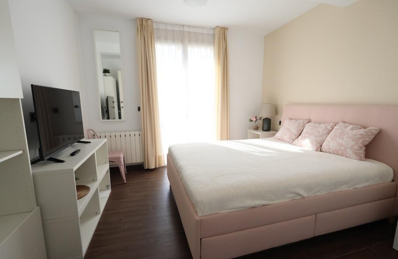 Resale - Villa -
Cabo Roig - Costa Blanca