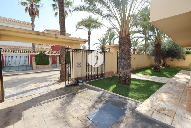 Resale - Villa -
Cabo Roig - Costa Blanca