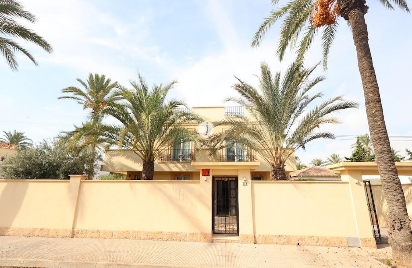 Resale - Villa -
Cabo Roig - Costa Blanca
