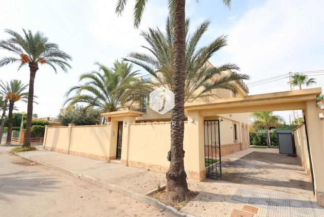 Resale - Villa -
Cabo Roig - Costa Blanca