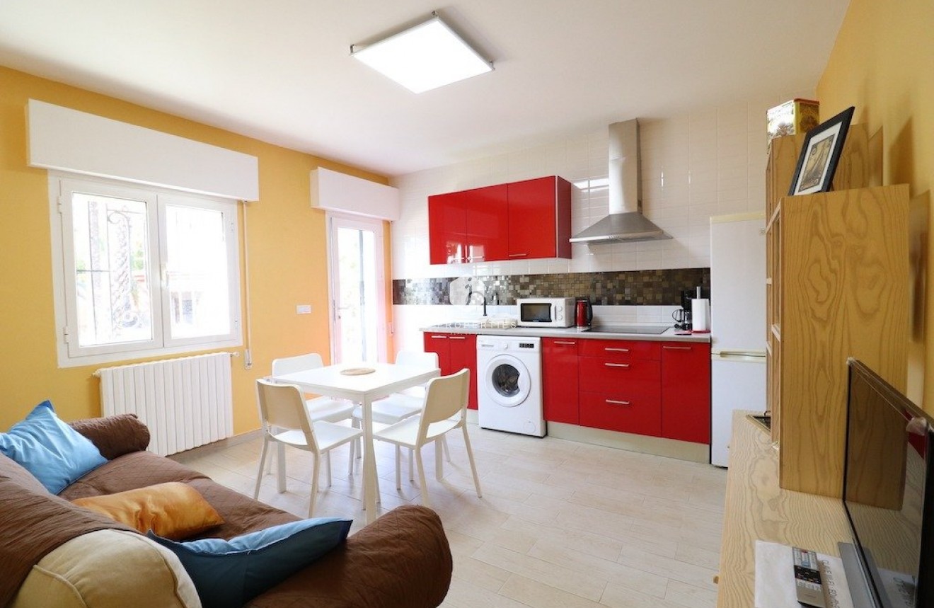 Resale - Villa -
Torrevieja - Costa Blanca