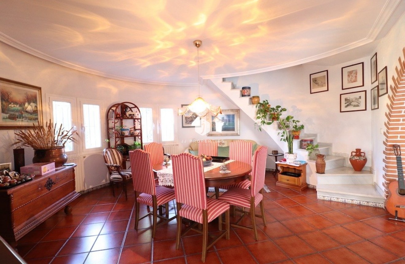 Resale - Villa -
Torrevieja - Costa Blanca
