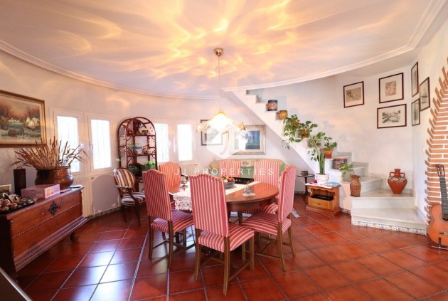 Resale - Villa -
Torrevieja - Costa Blanca