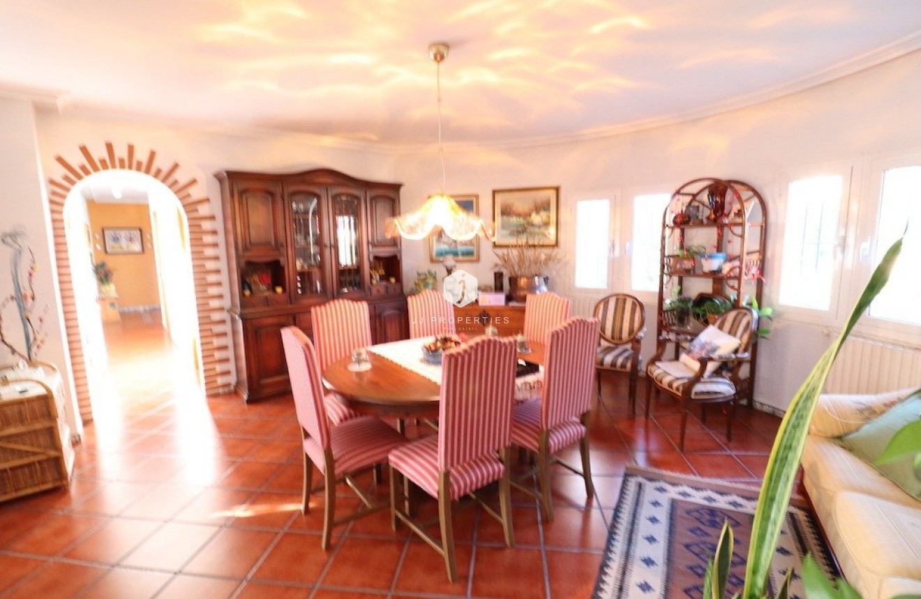 Resale - Villa -
Torrevieja - Costa Blanca