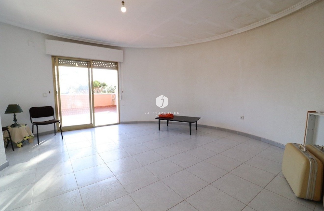 Resale - Villa -
Torrevieja - Costa Blanca