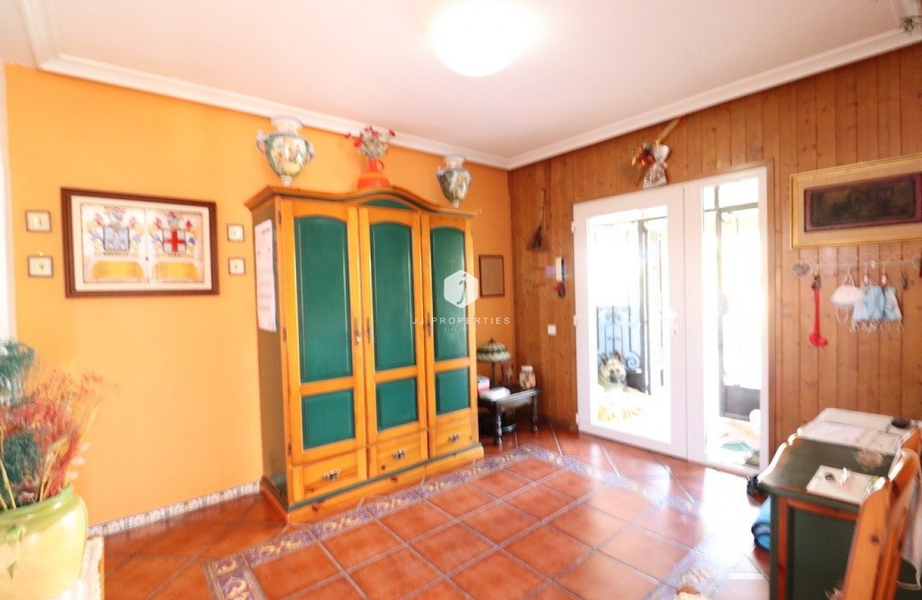 Resale - Villa -
Torrevieja - Costa Blanca
