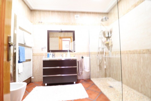 Resale - Villa -
Torrevieja - Costa Blanca