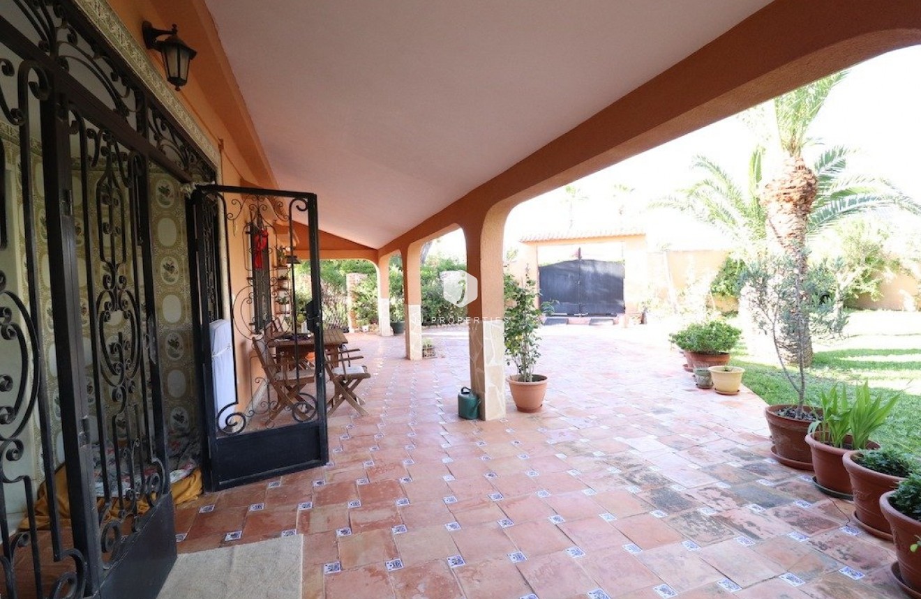 Resale - Villa -
Torrevieja - Costa Blanca