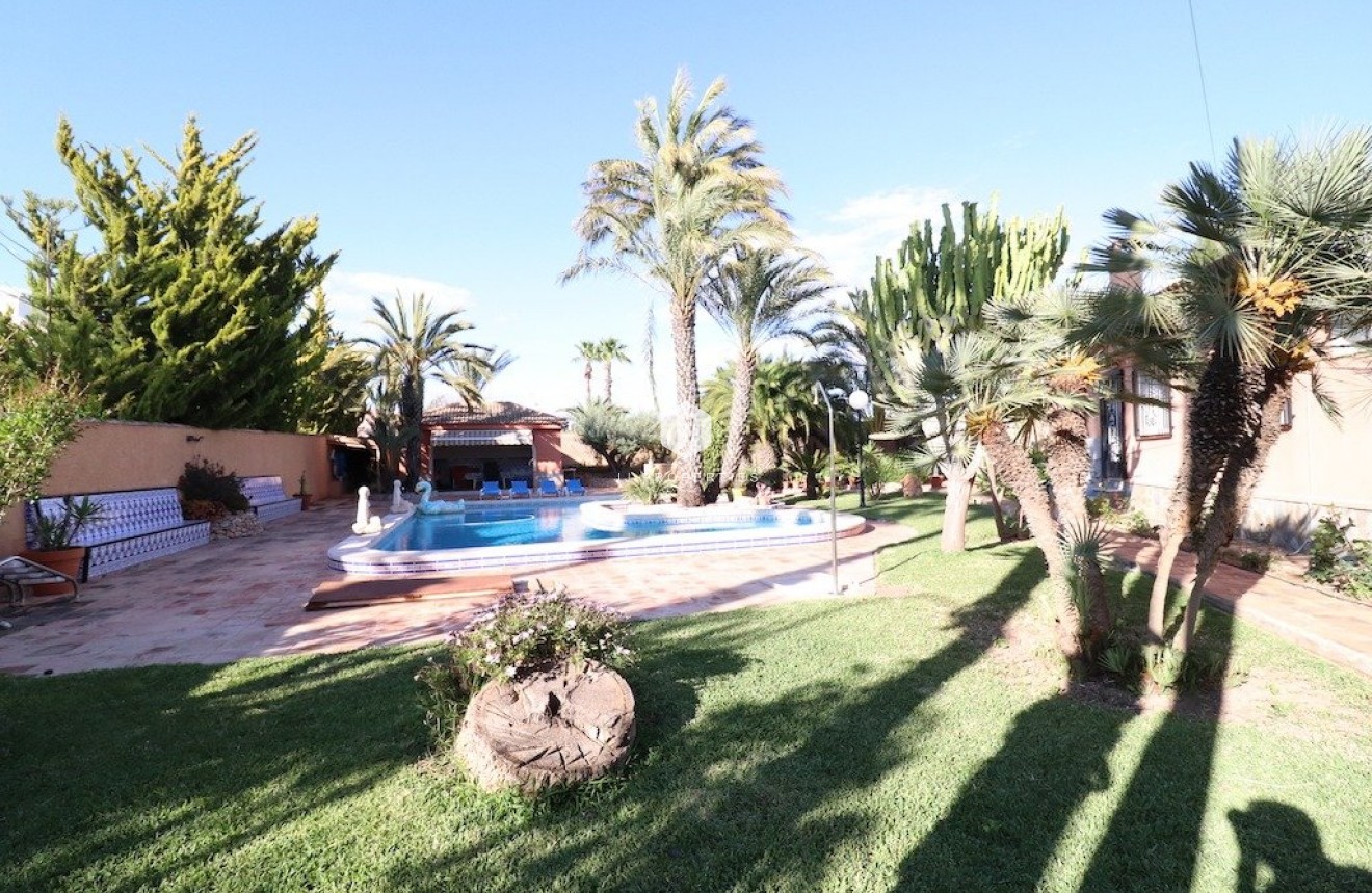 Resale - Villa -
Torrevieja - Costa Blanca