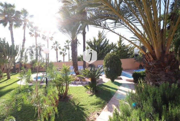 Resale - Villa -
Torrevieja - Costa Blanca