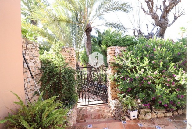 Resale - Villa -
Torrevieja - Costa Blanca