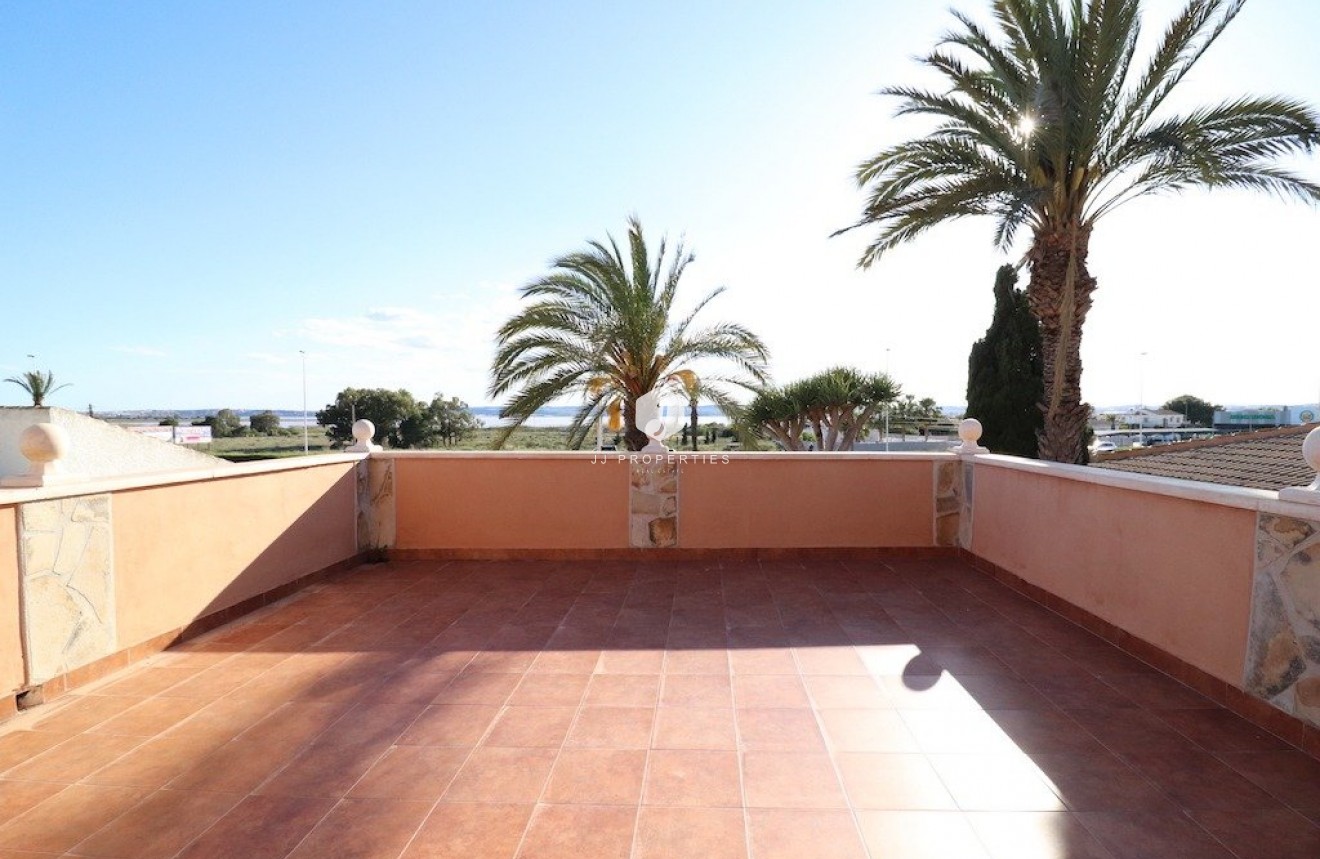 Resale - Villa -
Torrevieja - Costa Blanca