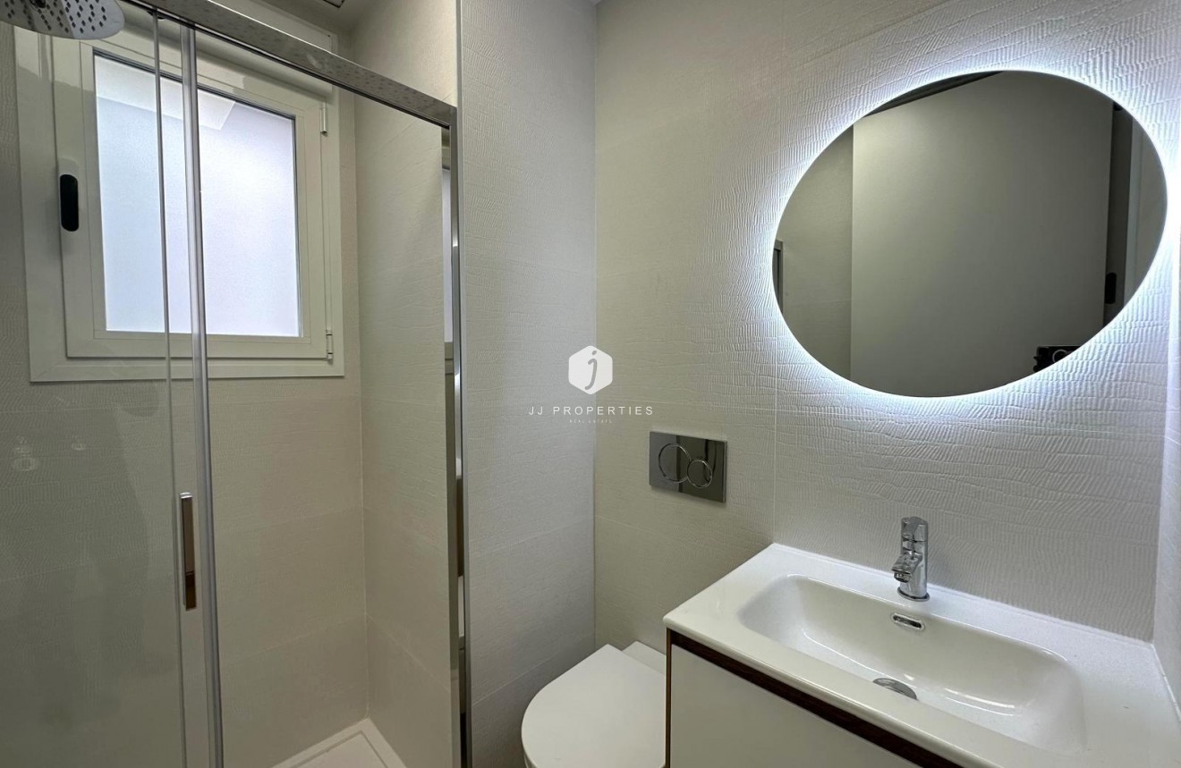 Resale - Apartment / flat -
Torrevieja - Playa del Cura