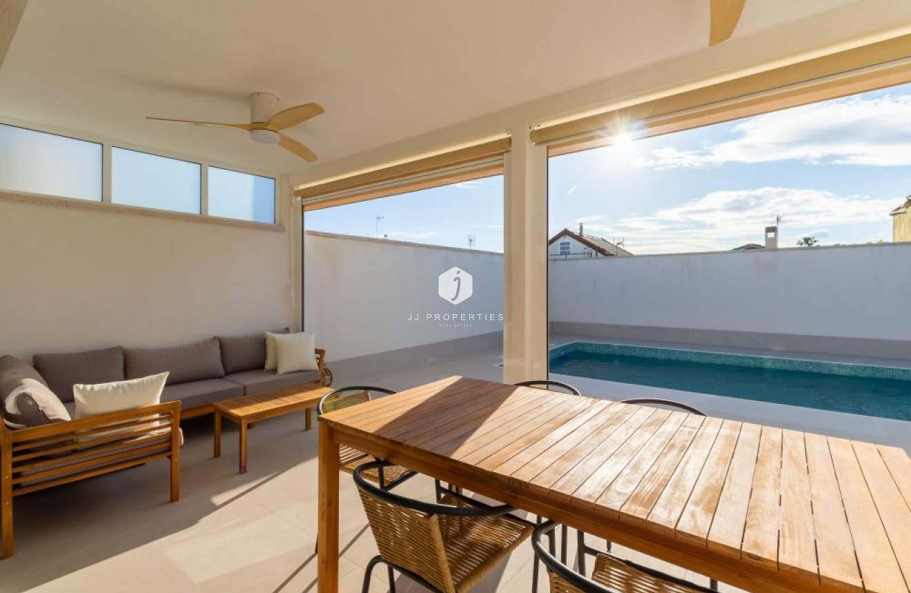 Resale - Villa -
Torrevieja - Costa Blanca