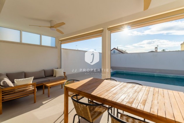 Resale - Villa -
Torrevieja - Costa Blanca