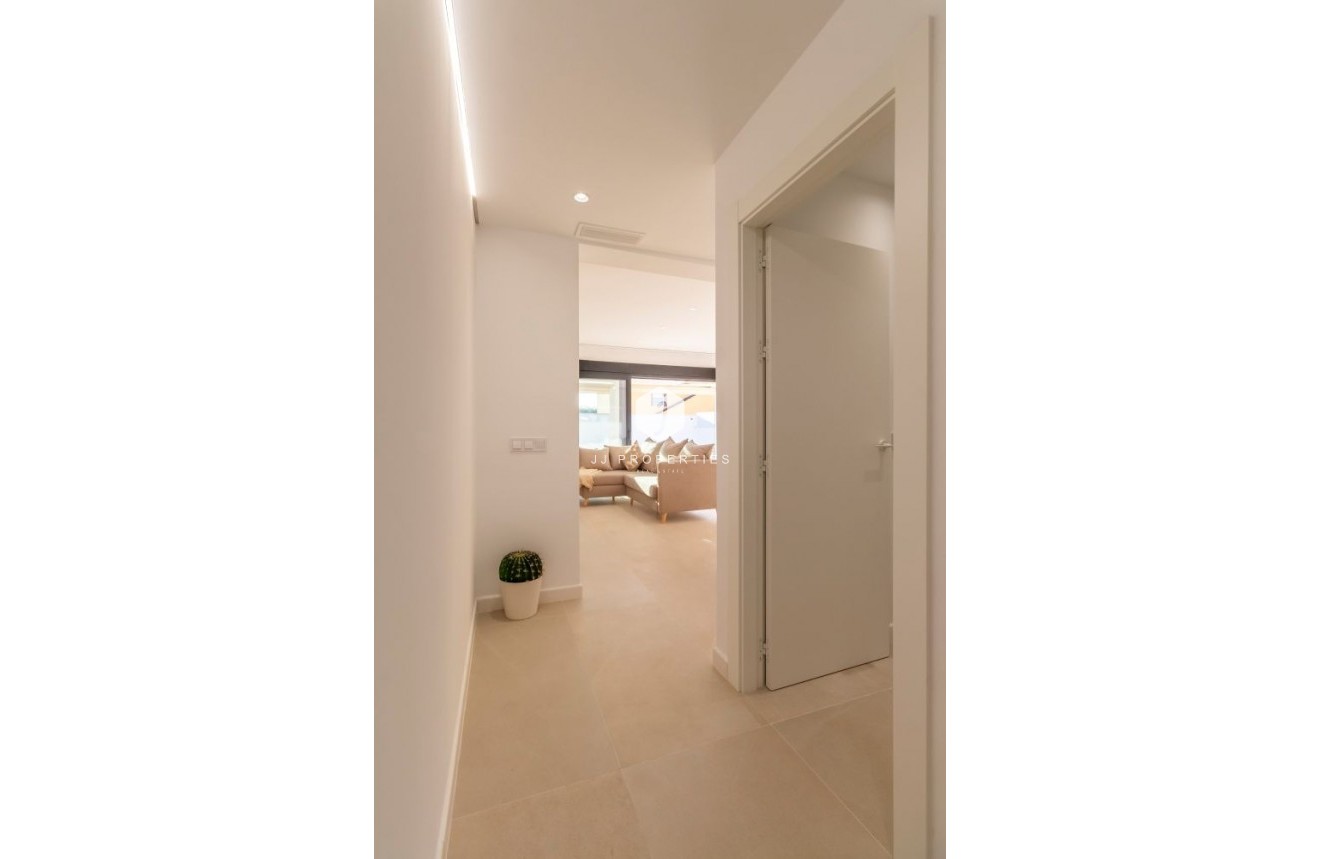 Resale - Villa -
Torrevieja - Costa Blanca