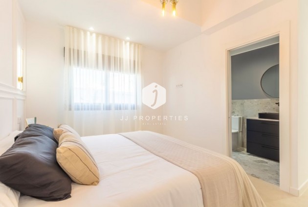 Resale - Villa -
Torrevieja - Costa Blanca