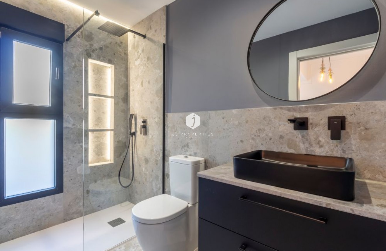 Resale - Villa -
Torrevieja - Costa Blanca