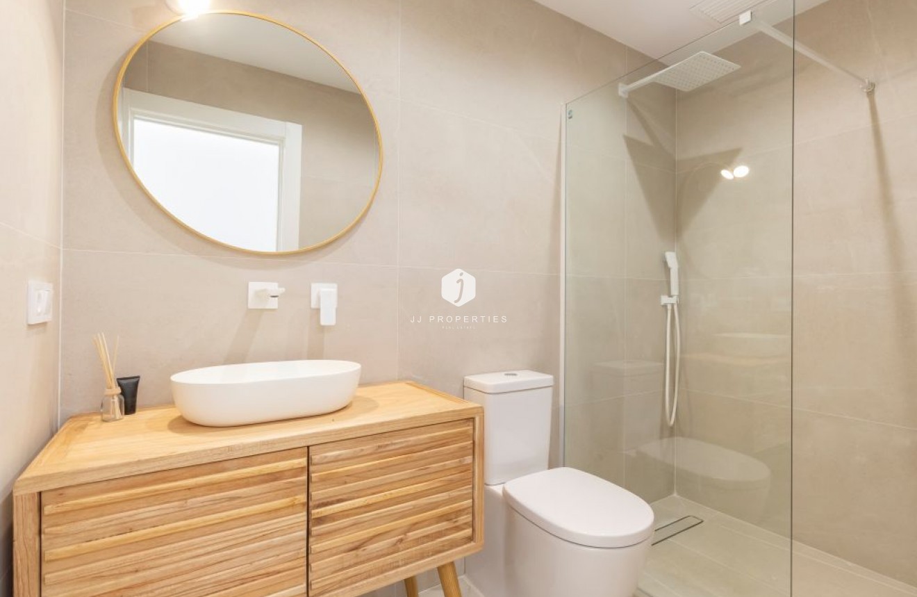 Resale - Villa -
Torrevieja - Costa Blanca