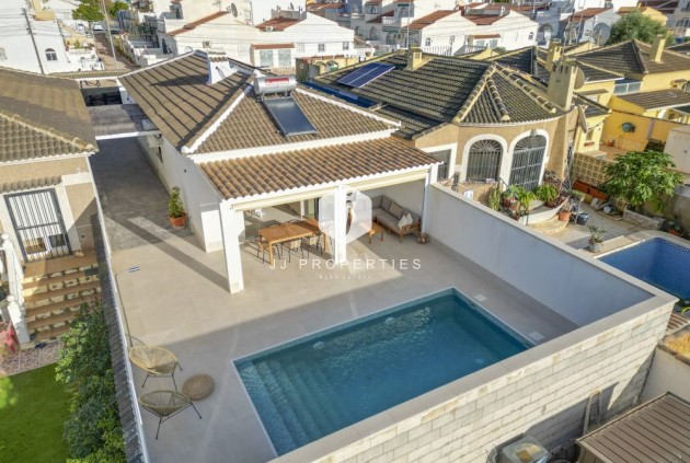 Resale - Villa -
Torrevieja - Costa Blanca