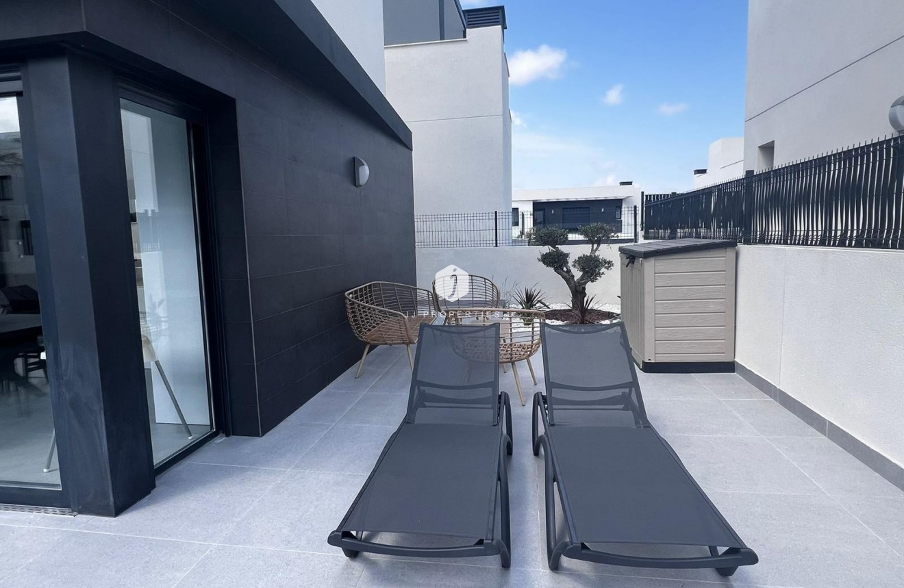 Resale - Villa -
Algorfa - Inland