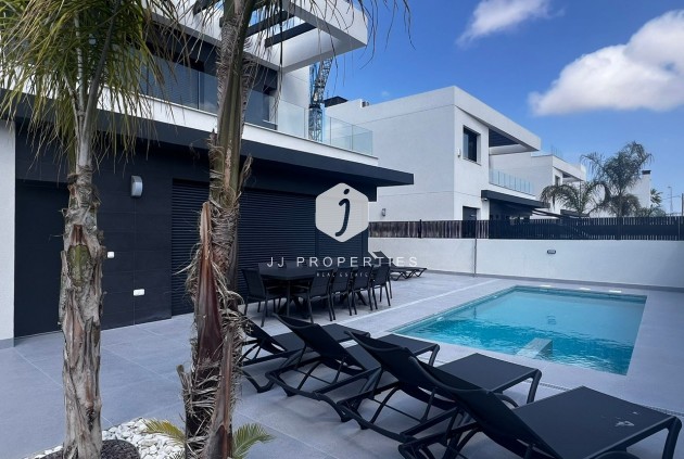 Resale - Villa -
Algorfa - Inland