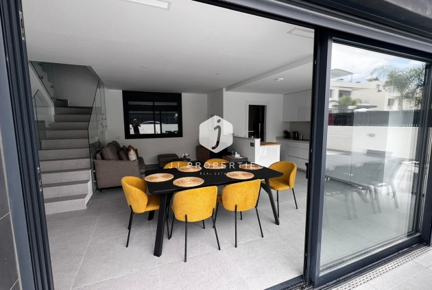 Resale - Villa -
Algorfa - Inland