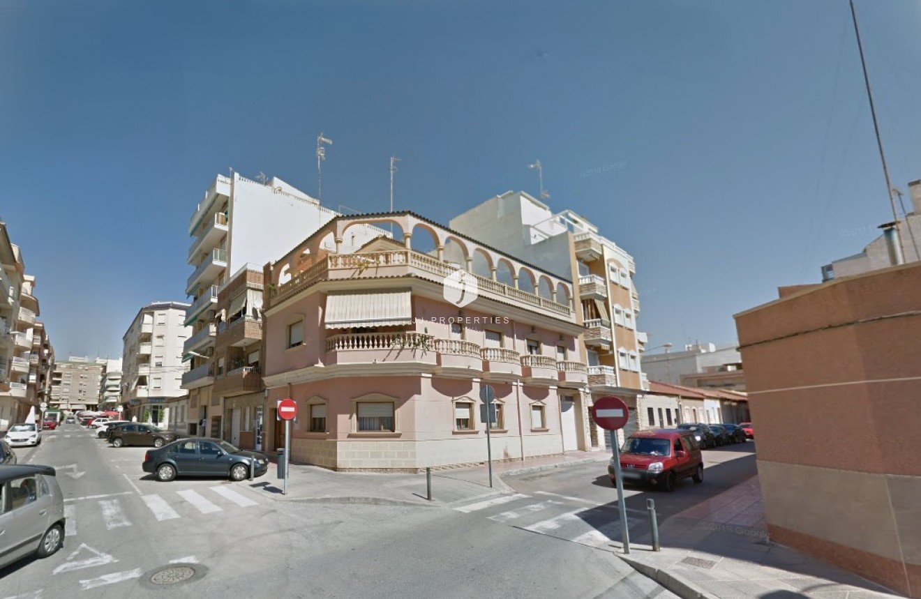Resale - Villa -
Guardamar del Segura - Costa Blanca