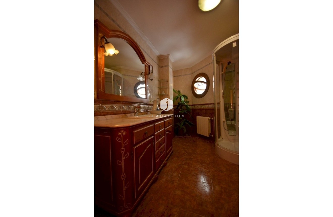 Resale - Villa -
Guardamar del Segura - Costa Blanca