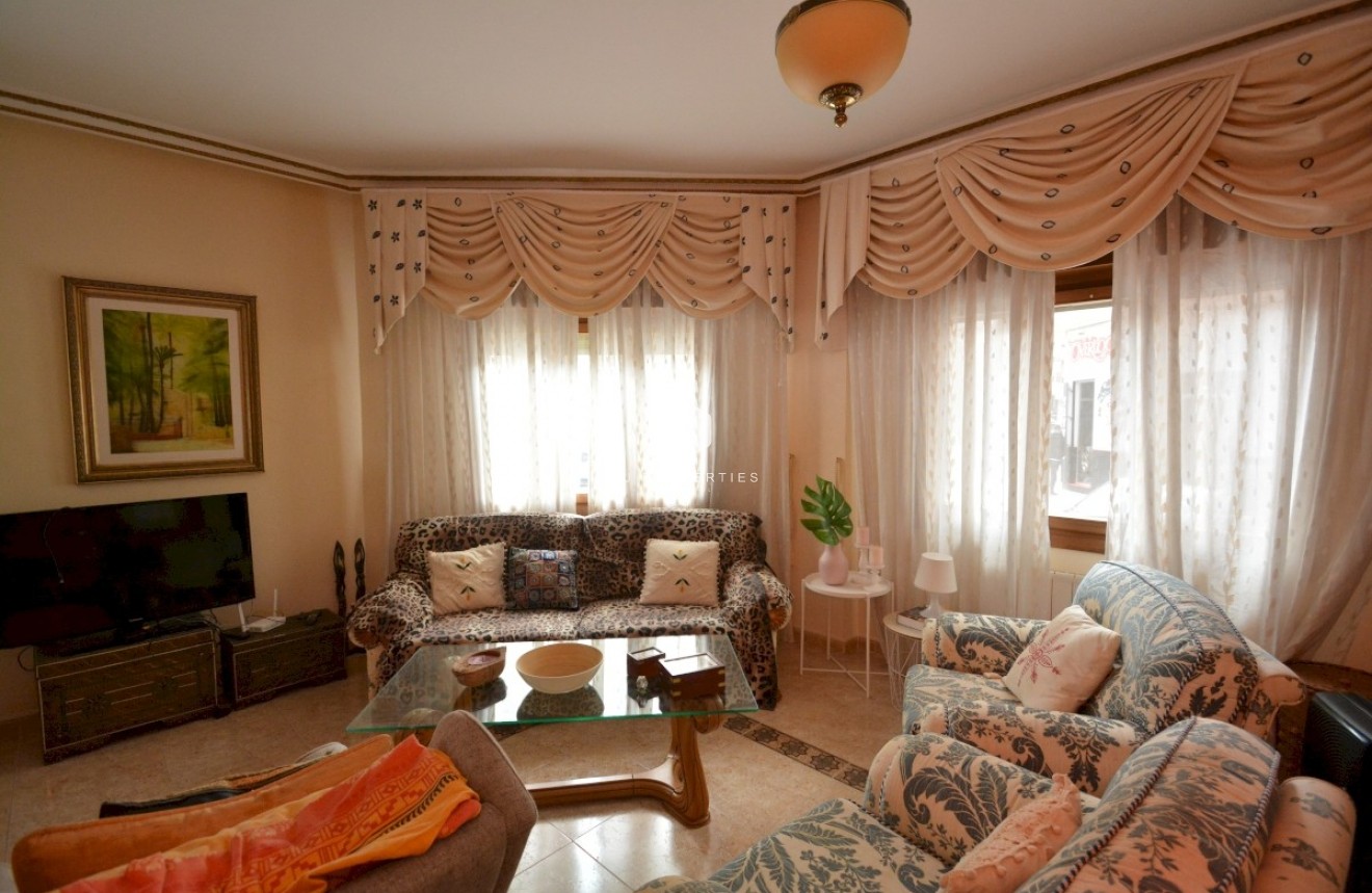 Resale - Villa -
Guardamar del Segura - Costa Blanca