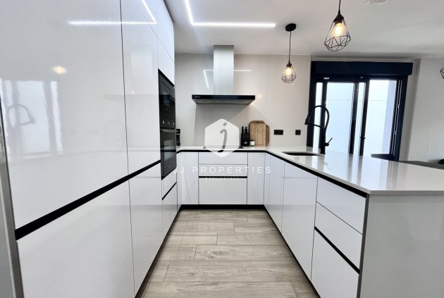 Resale - Villa -
Punta Prima - Costa Blanca