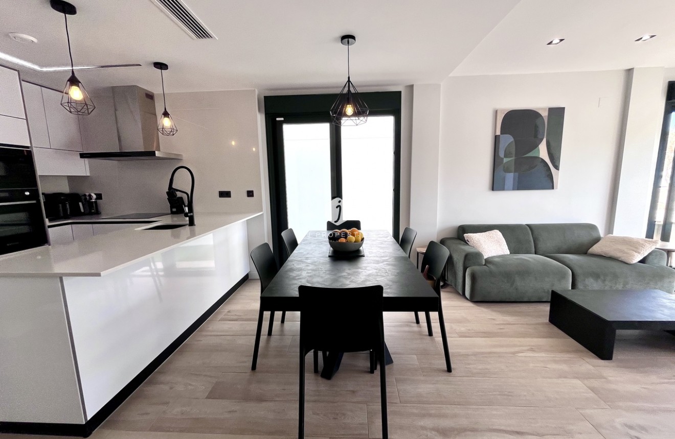 Resale - Villa -
Punta Prima - Costa Blanca