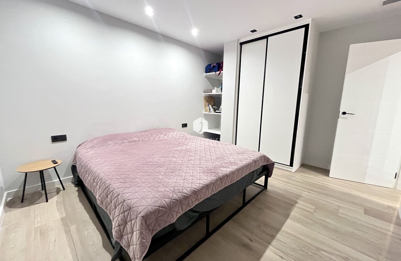 Resale - Villa -
Punta Prima - Costa Blanca