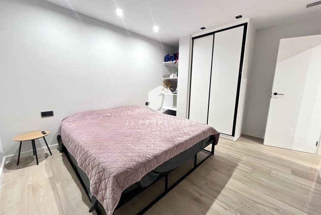 Resale - Villa -
Punta Prima - Costa Blanca