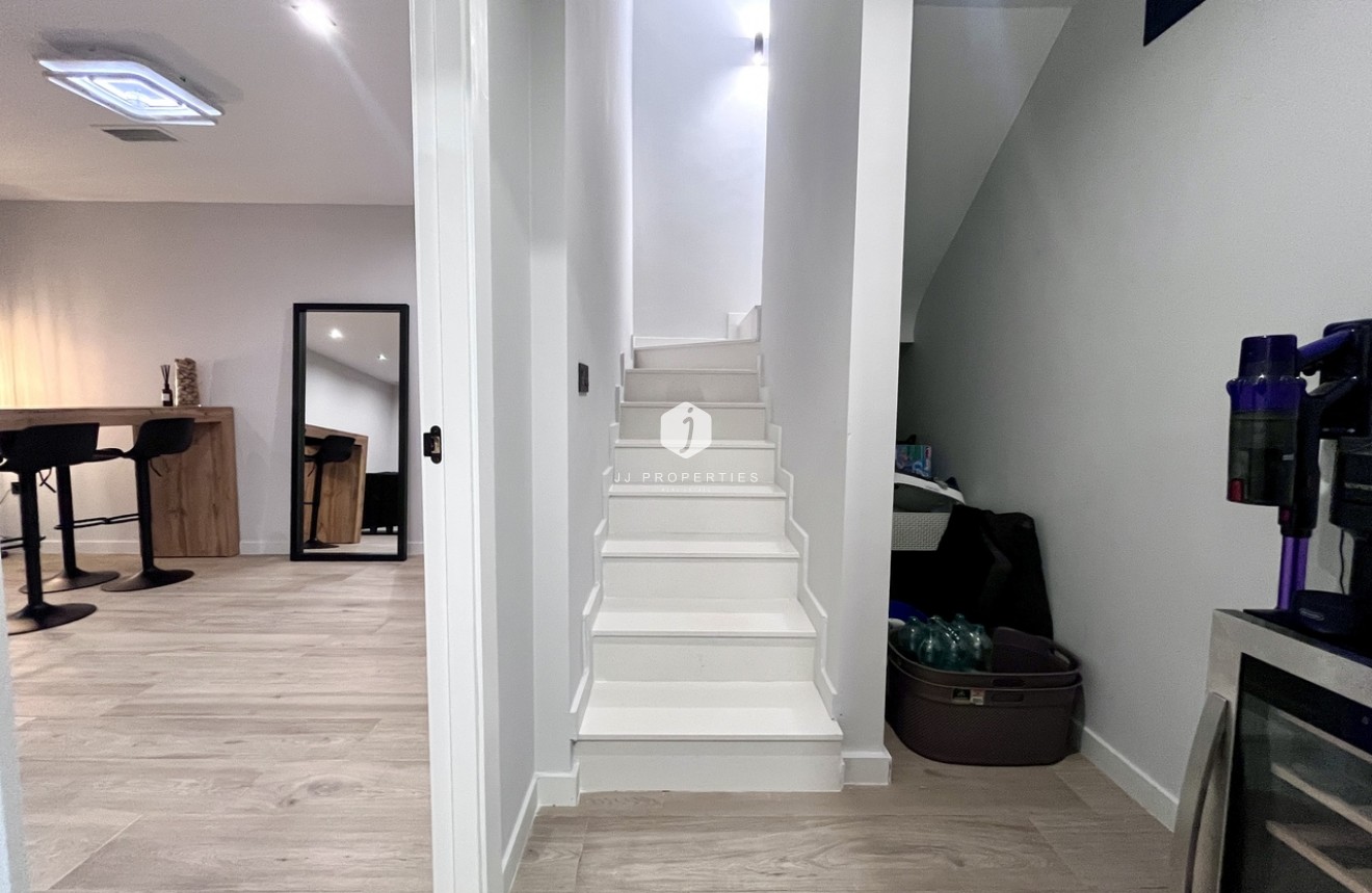 Resale - Villa -
Punta Prima - Costa Blanca
