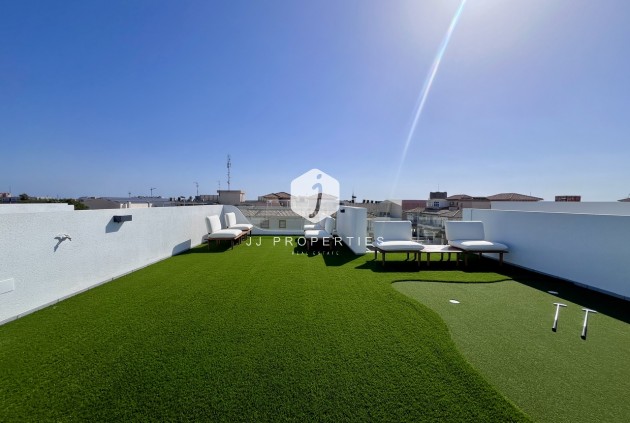 Resale - Villa -
Punta Prima - Costa Blanca