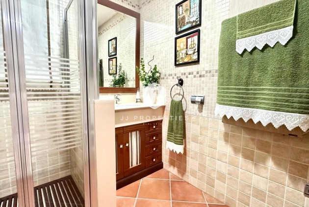 Resale - Chalet -
Torrevieja - La siesta