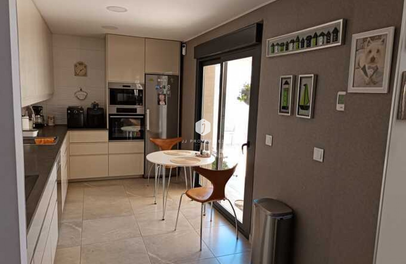 Resale - Villa -
Daya Nueva - Costa Blanca