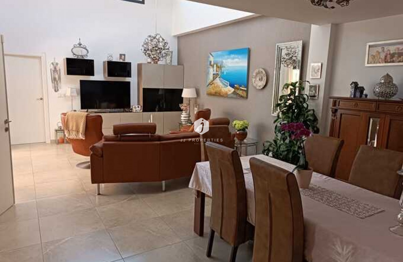 Resale - Villa -
Daya Nueva - Costa Blanca