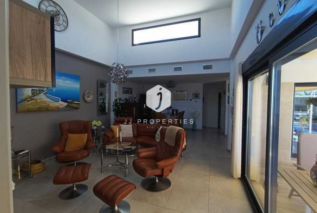 Resale - Villa -
Daya Nueva - Costa Blanca
