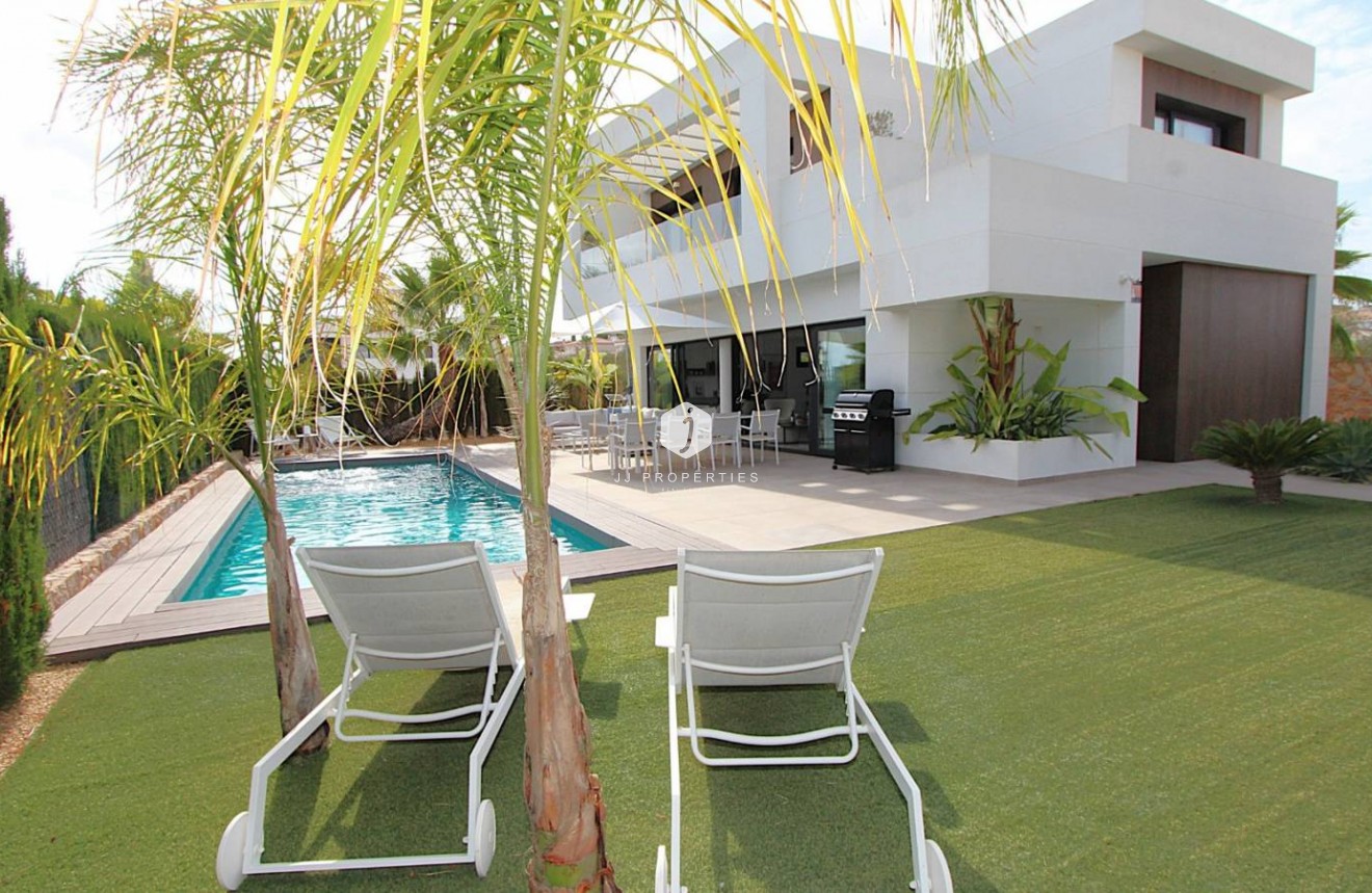 Resale - Villa -
Rojales - Inland
