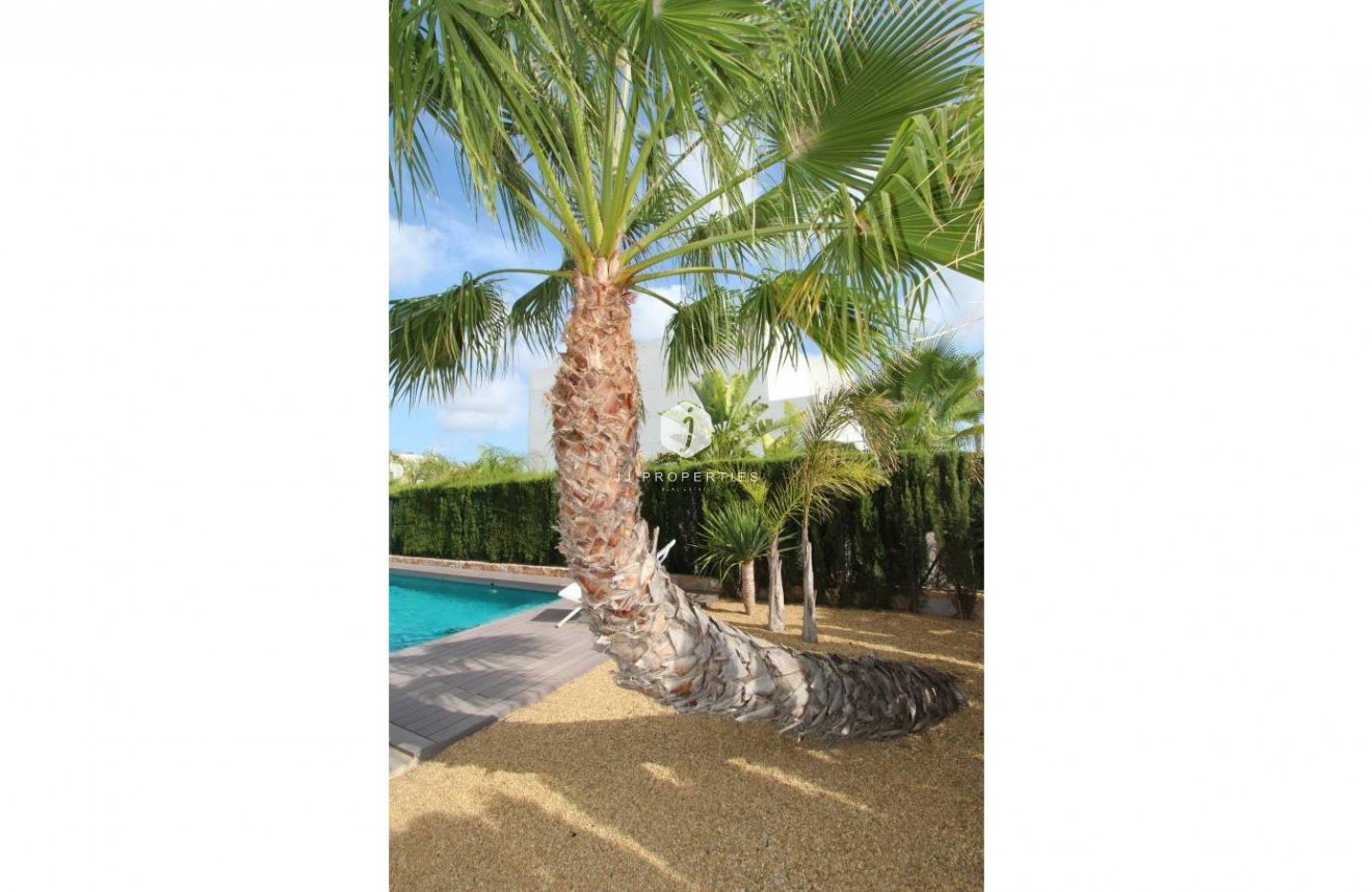Resale - Villa -
Rojales - Inland