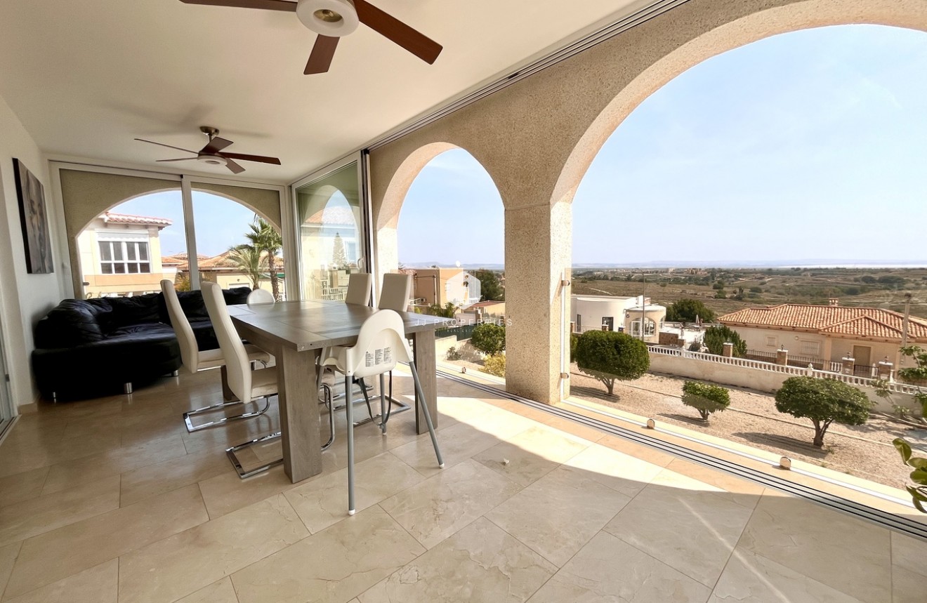 Resale - Villa -
San Miguel de Salinas - Inland