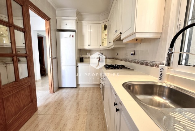 Resale - Villa -
San Miguel de Salinas - Inland