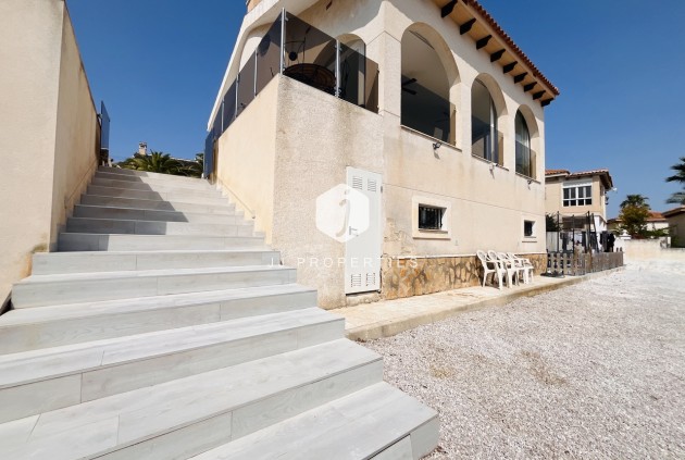 Resale - Villa -
San Miguel de Salinas - Inland